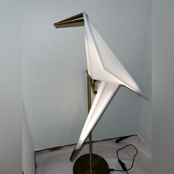 💡💡💡LED Origami Bird Table Lamp Modern Unique Paper Crane Bird Desk Lamp - Picture 7 of 9